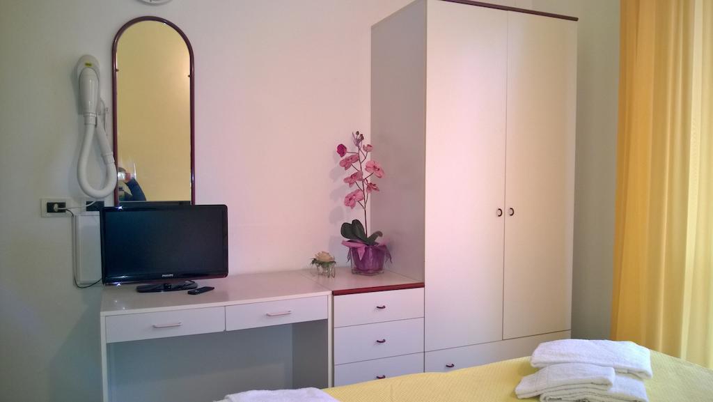 Hotel Paola Garden - Nuova Gestione Bellariva Di Rimini 객실 사진