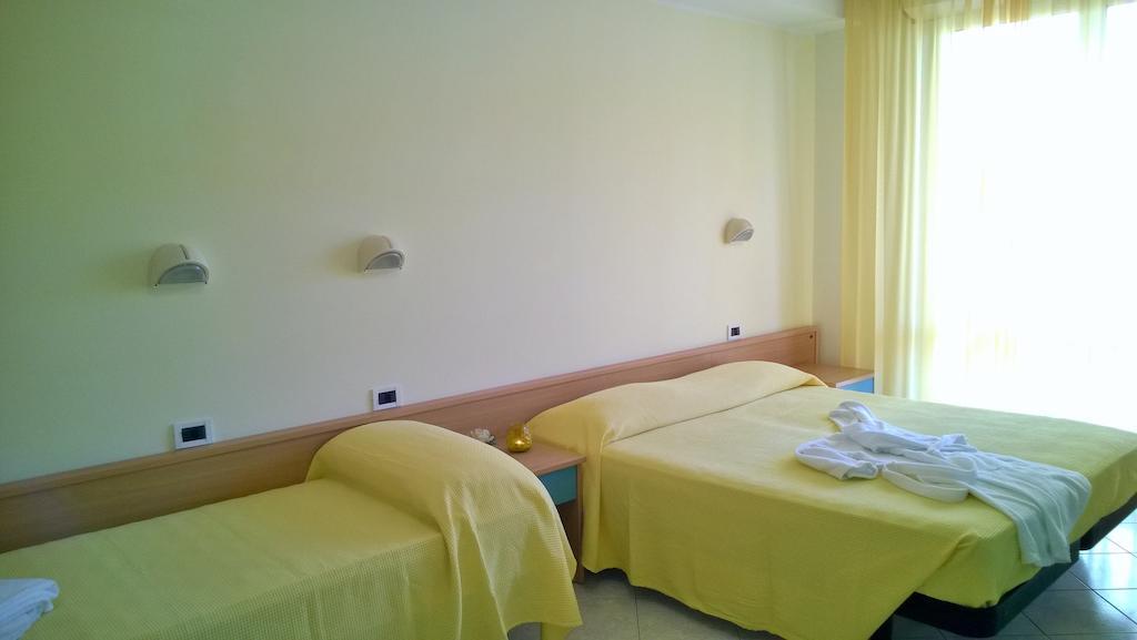 Hotel Paola Garden - Nuova Gestione Bellariva Di Rimini 객실 사진